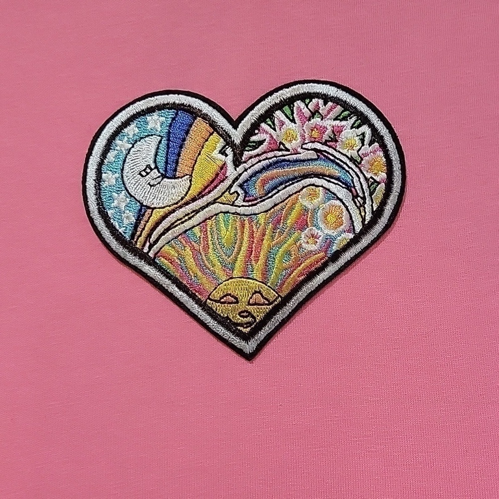 Pink crop top tee.  Size 8.  95% cotton with heart design sun moon patch. - Picture 4 of 5
